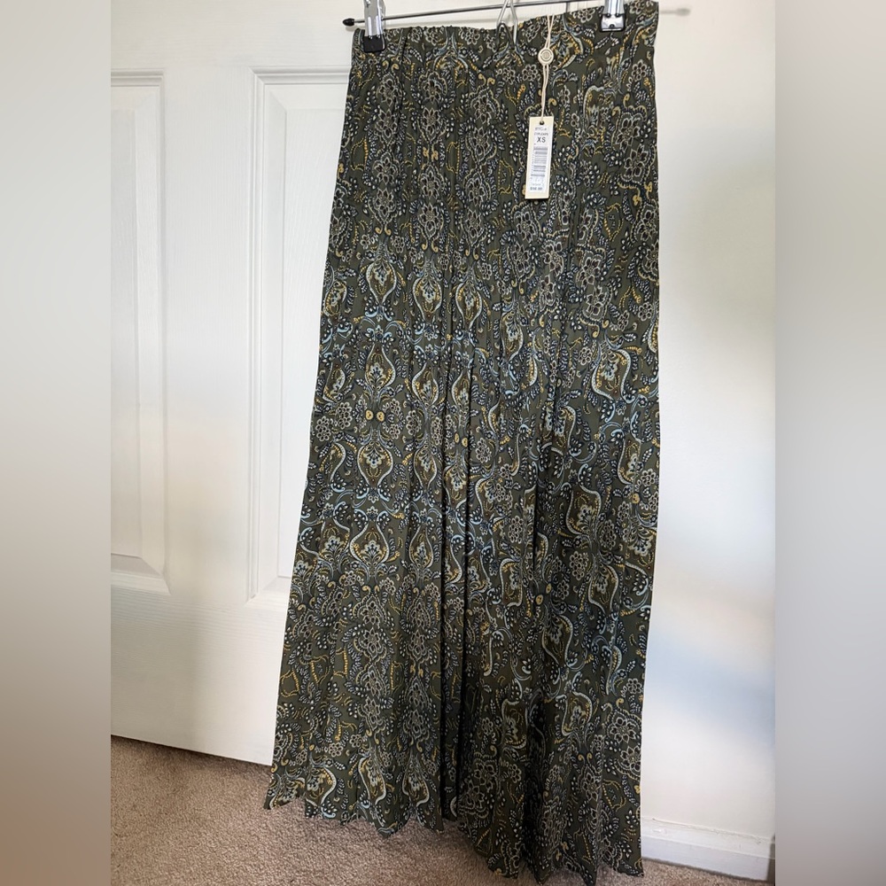 Max Studio Green and Gold Paisley Maxi Skirt